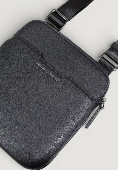 ARMANI EXCHANGE Sac pour hommes  xm002586af22651-uc001 Noir