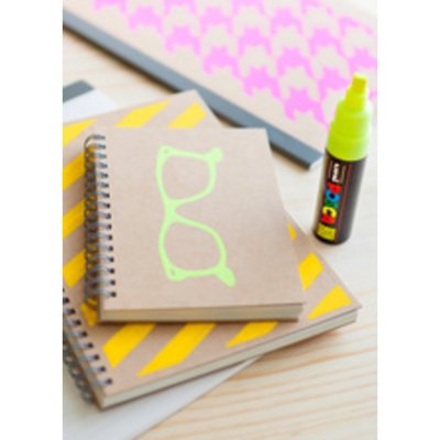 POSCA Set de 4 Marqueurs PC8K Pte large biseaut&eacute;e Noir - Blanc - Or- Argent