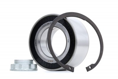 SKF  Kit de roulements de roue BMW VKBA 3668 31221095702,33411090505