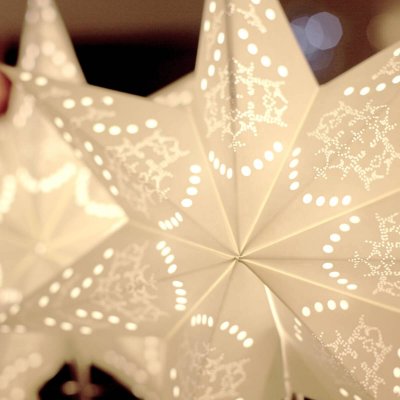 STAR TRADING  &Eacute;toile en papier Sensy - avec pied de support