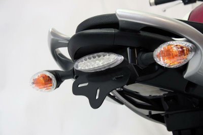 R&G RACING Support de plaque d&acute;immatriculation  noir Suzuki Gladius 6