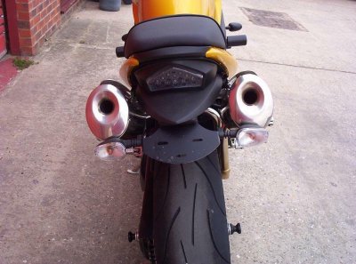 R&G RACING Support de plaque R&G RACING pour Speed Triple 1050 '05-07