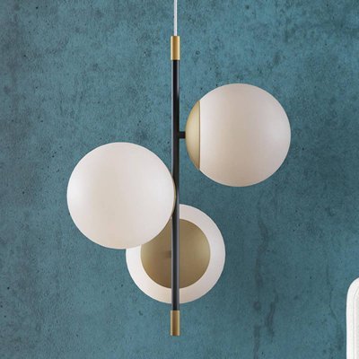 Suspension en m&eacute;tal noir &agrave; 3 sph&egrave;res et hauteur r&eacute;glable