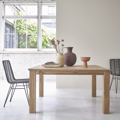 Table carr&eacute; en teck 6 &agrave; 8 couverts