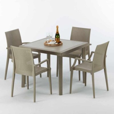 GRAND SOLEIL Table carr&eacute;e beige + 4 chaises color&eacute;es poly rotin synth&eacute;tique elegance 