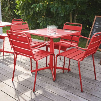 OVIALA Table de terrasse rabattable carr&eacute;e et 4 fauteuils en m&eacute;tal