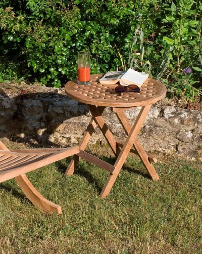 MACABANE Table pique nique ronde de jardin en bois Teck
