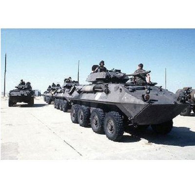 TRUMPETER  - USMC LAV-25 (8X8) Light Armored Vehicle