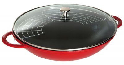 STAUB Wok en fonte &eacute;maill&eacute;e + couvercle verre 37cm cerise - 1313906 1313906